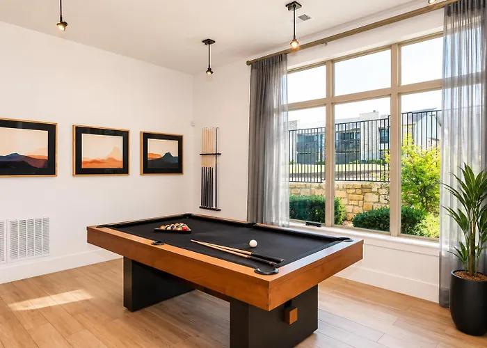 Upscale 1Br Pool&Gym Utsa Centrally Located!